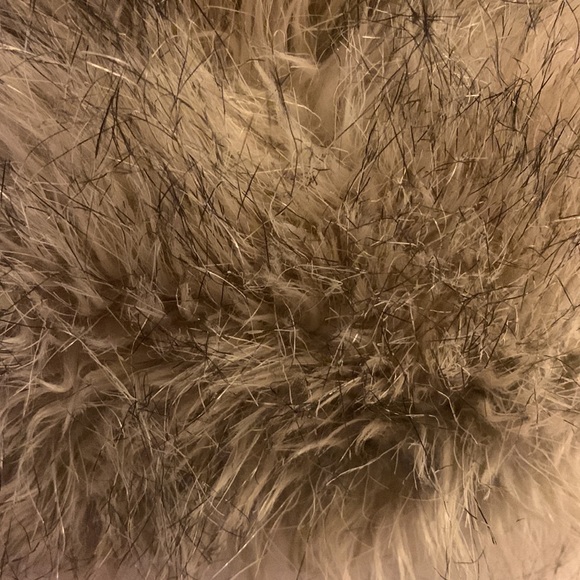 H&M faux fur stoal - Picture 6 of 6